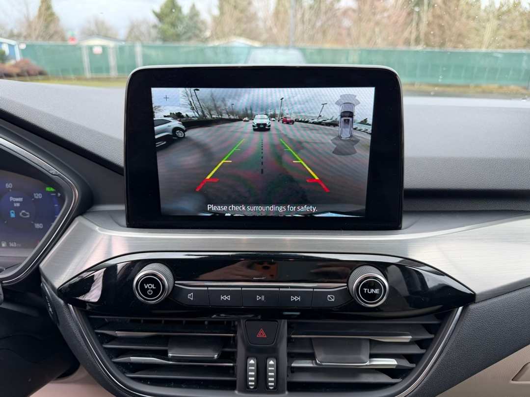 2022 Ford Escape Titanium - Image 22