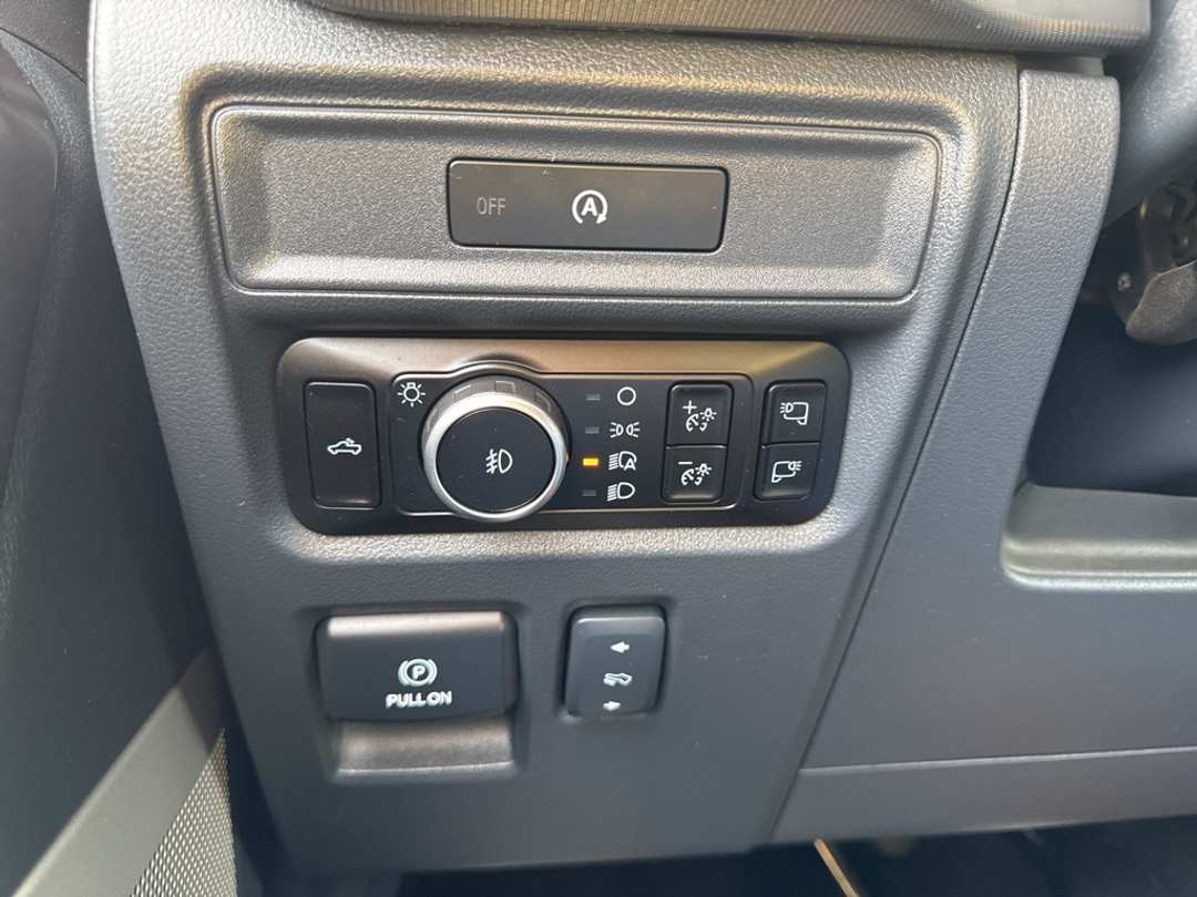 2025 Ford F-150 Lariat - Image 41