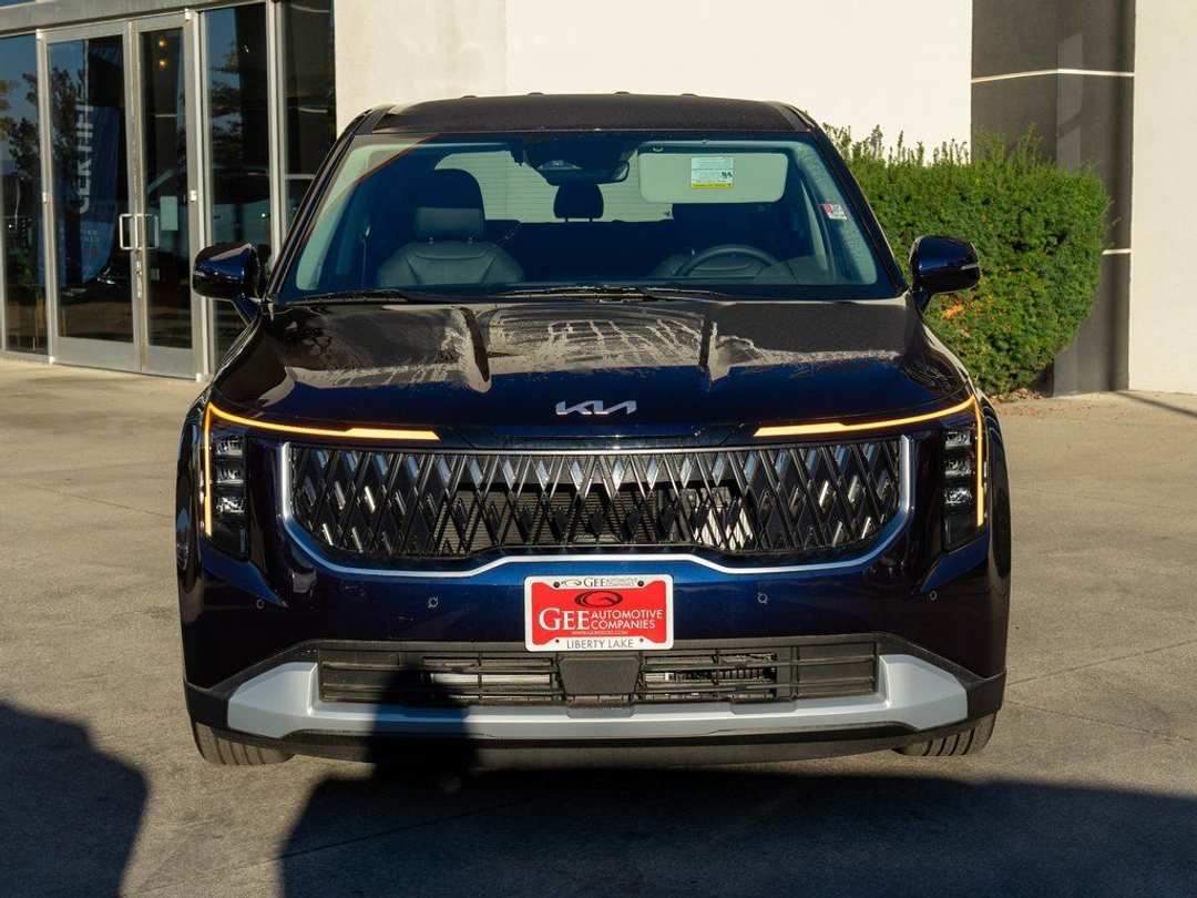 2026 Kia Carnival LXS - Image 2