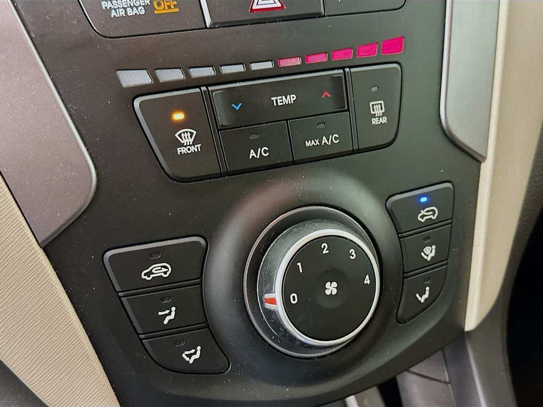 2013 Hyundai Santa Fe Sport 2.0L Turbo - Image 16