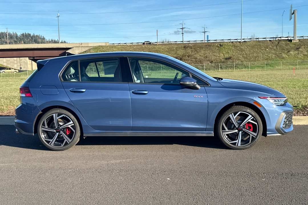 2026 Volkswagen Golf Gti 2.0T SE - Image 2