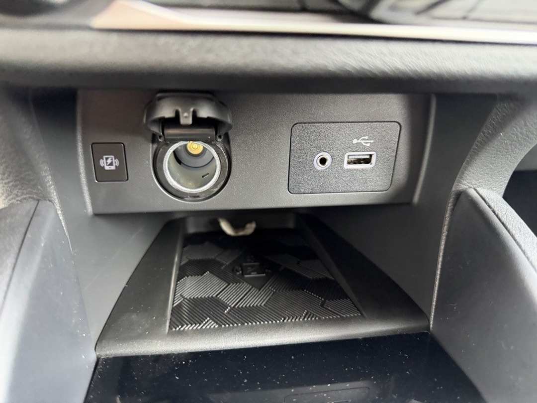 2025 Nissan Versa 1.6 SV - Image 24