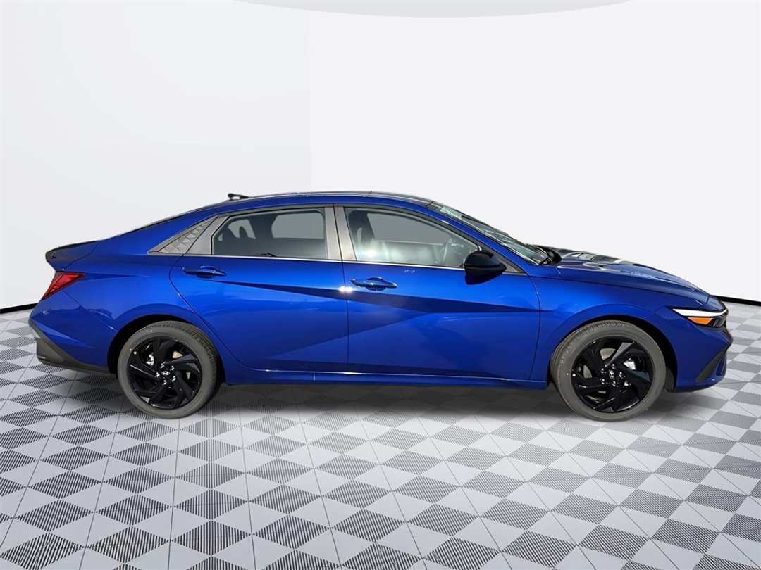 2026 Hyundai Elantra SEL Sport - Image 8