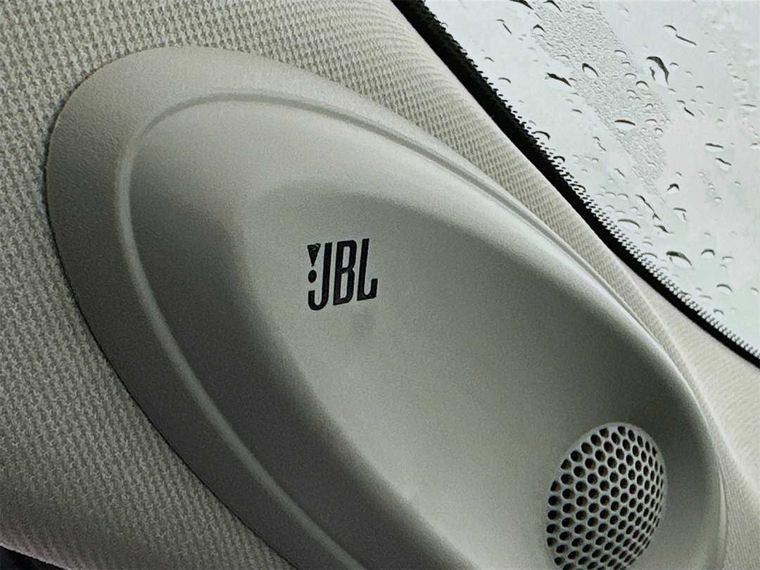 2026 Toyota Highlander Limited - Image 19