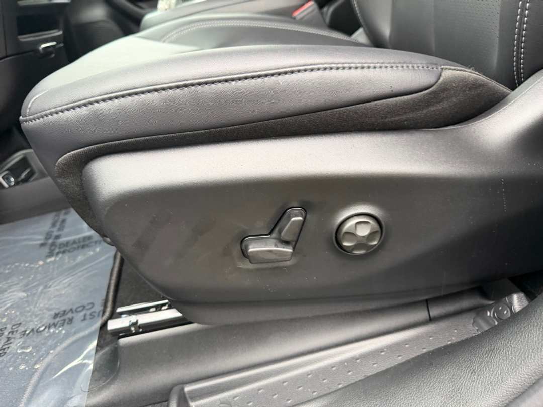 2026 Chrysler Pacifica Select - Image 14