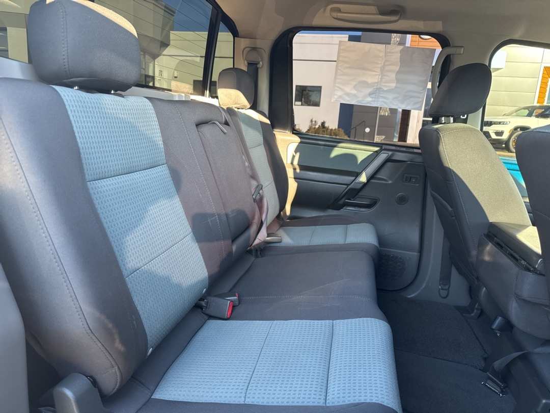 2007 Nissan Titan SE - Image 29