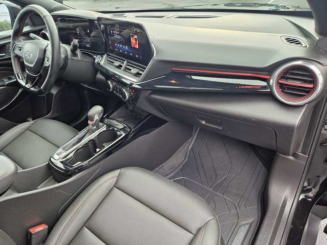 2025 Chevrolet Trax 2RS - Image 38