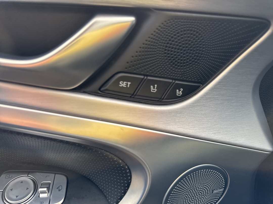 2019 Genesis G70 2.0T Advanced - Image 17