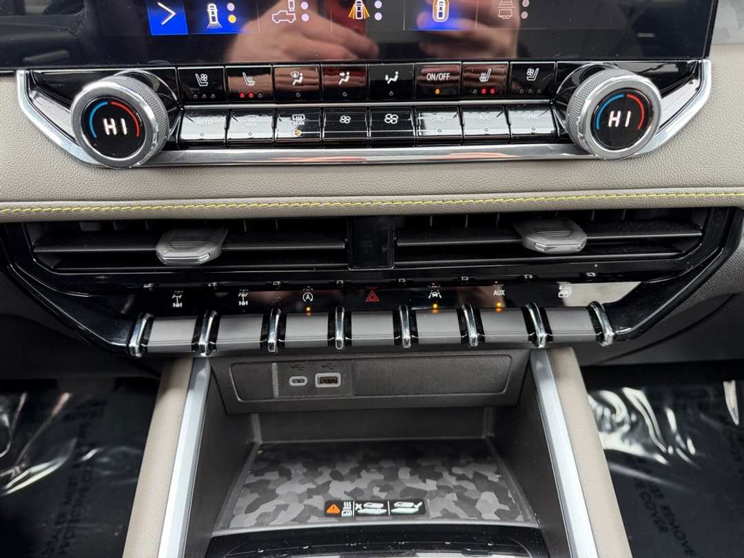 2024 Chevrolet Colorado ZR2 - Image 24