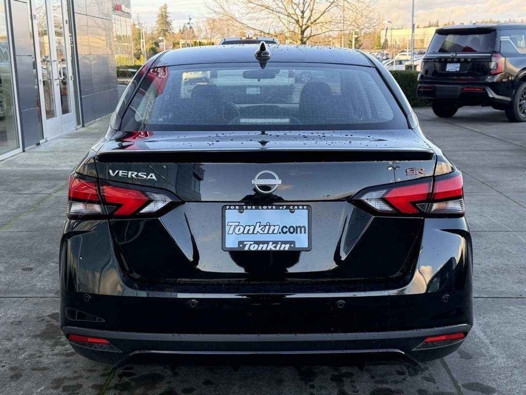 2025 Nissan Versa 1.6 SR - Image 6