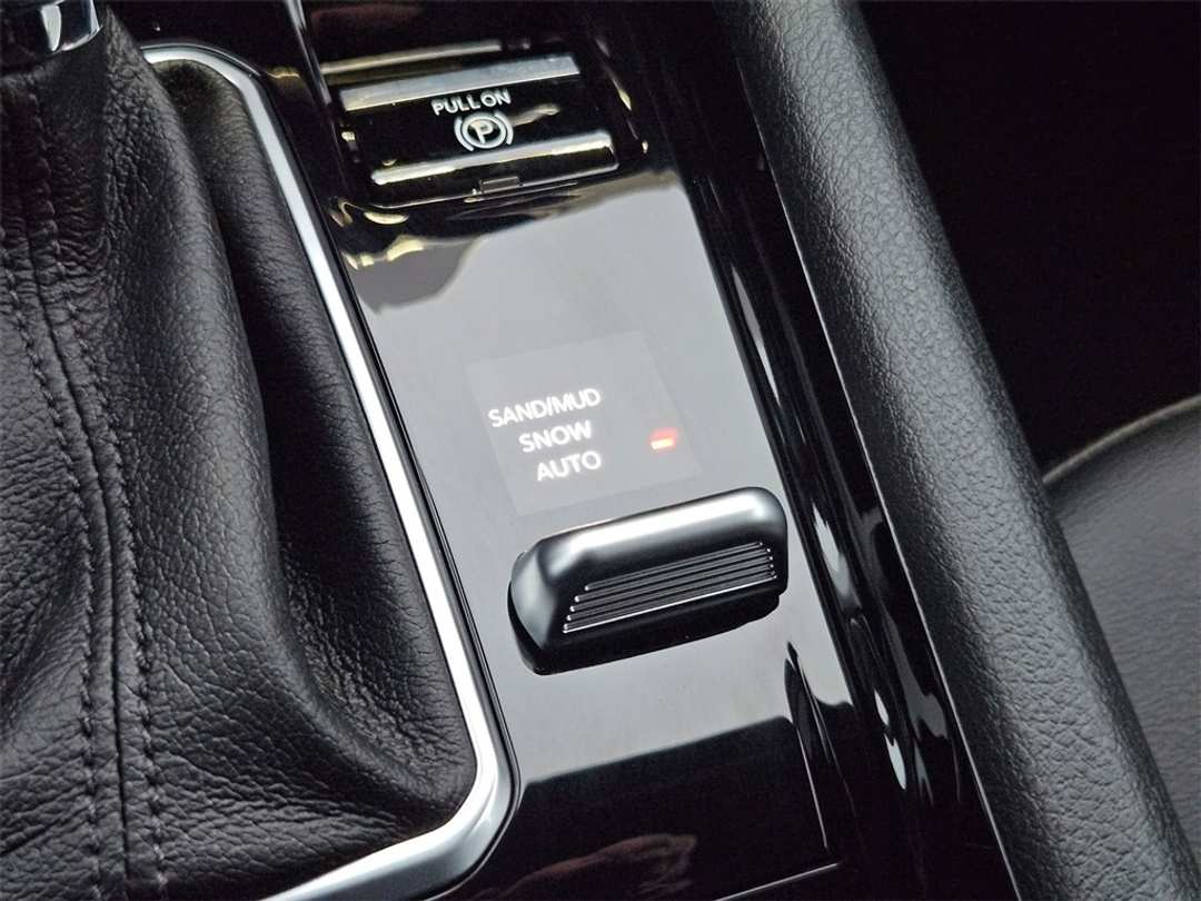 2026 Jeep Compass Latitude - Image 25