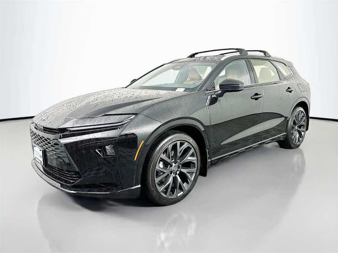 2025 Toyota Crown Signia Limited - Image 3