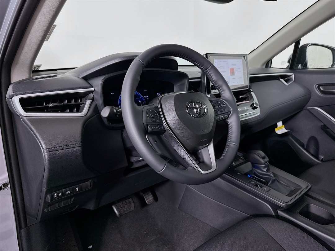 2026 Toyota Corolla Cross LE - Image 9
