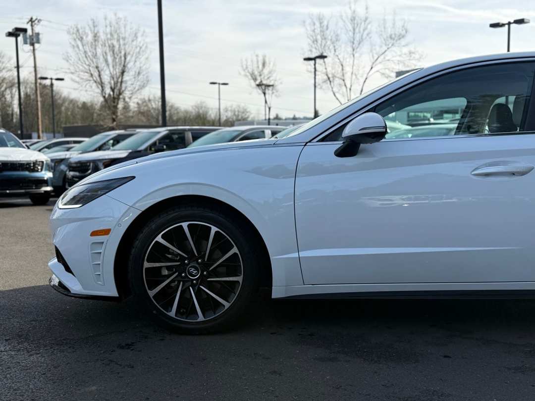 2021 Hyundai Sonata Limited - Image 5