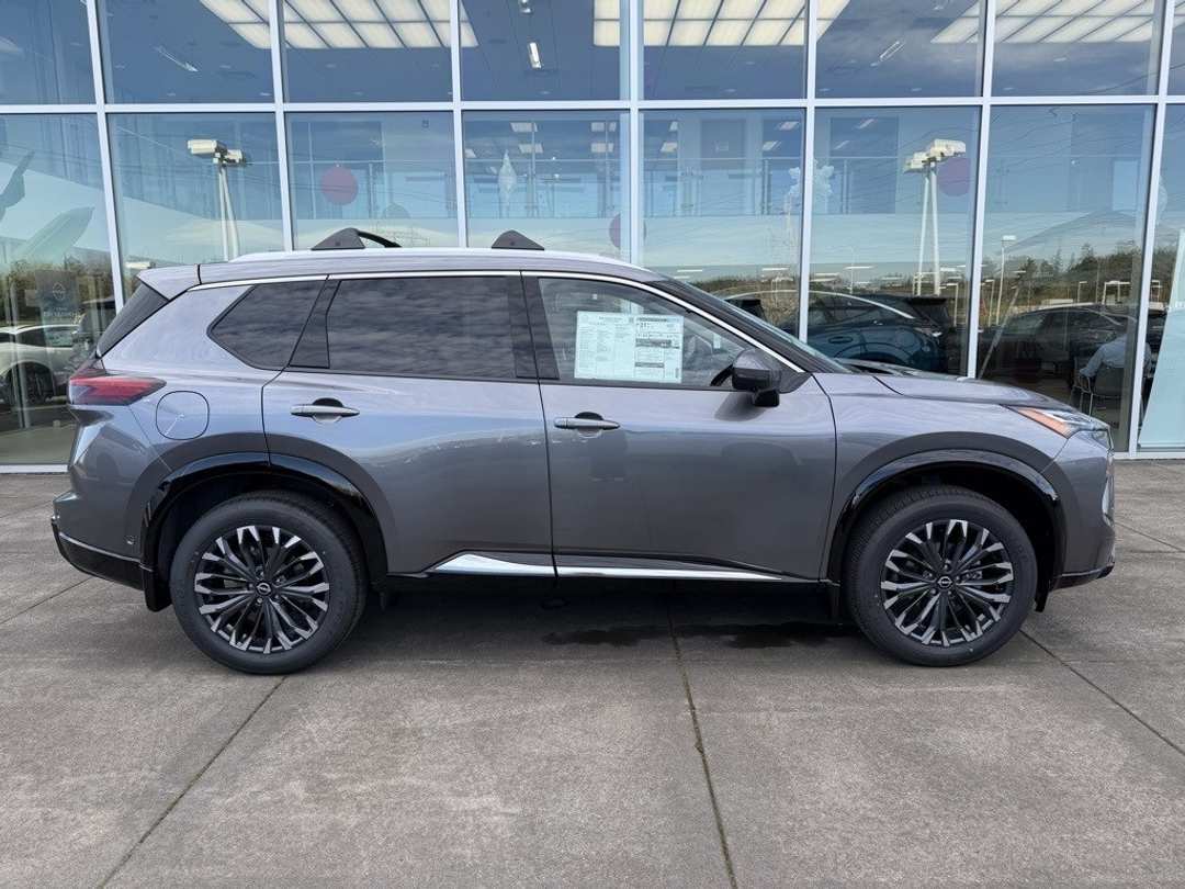 2026 Nissan Rogue Platinum - Image 8