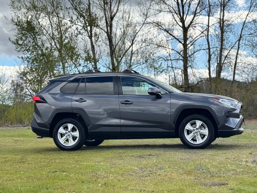 2021 Toyota Rav4 XLE - Image 2