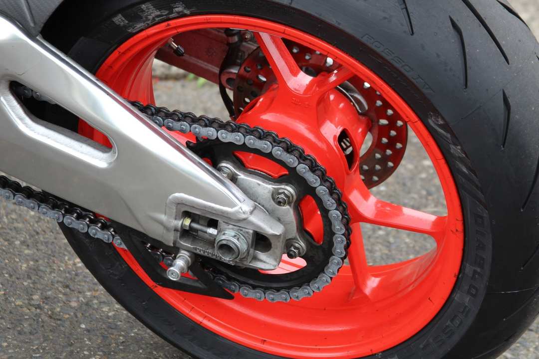 2019 Aprilia Tuono V4 Factory 1100 Abs - Image 12