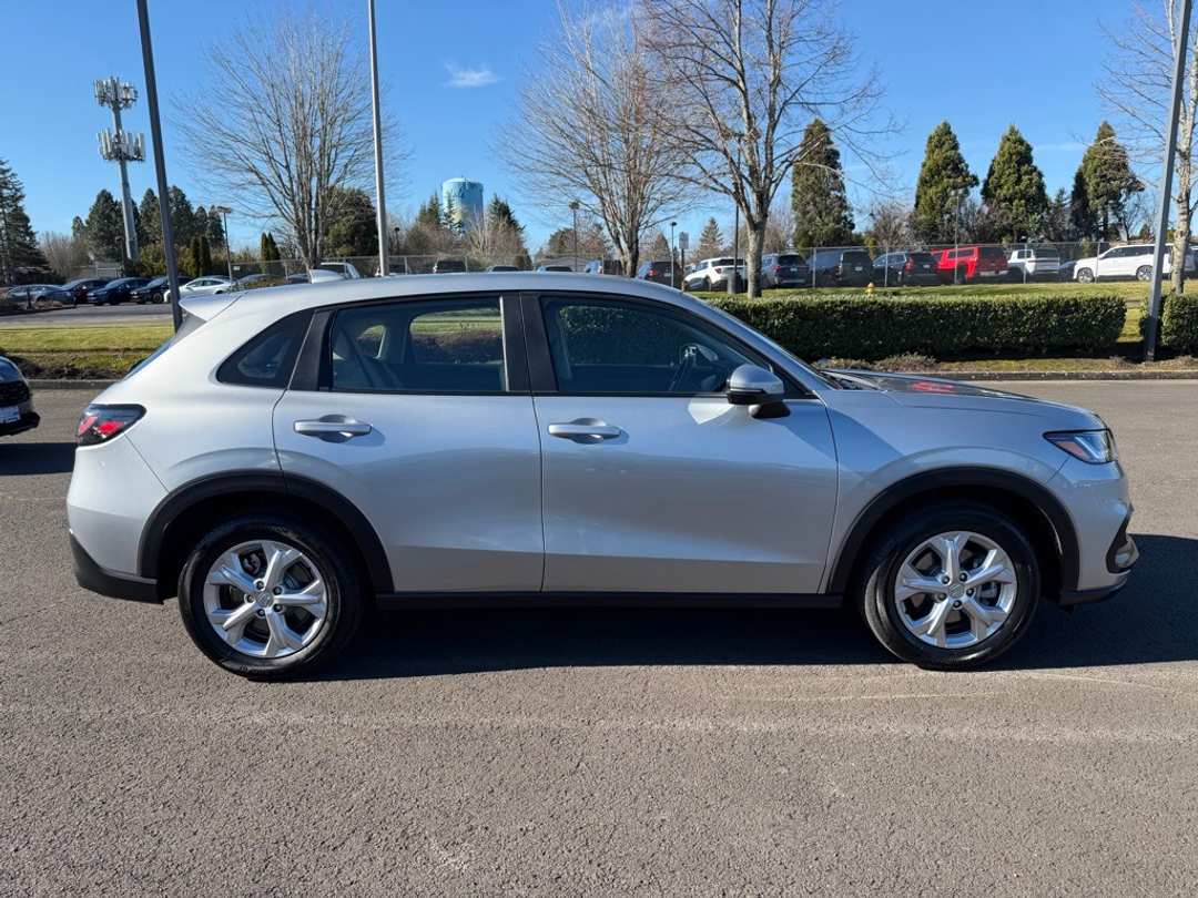 2025 Honda HR-V LX - Image 9