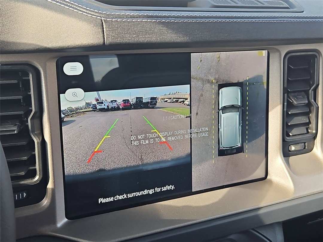 2025 Ford Bronco Outer Banks - Image 20