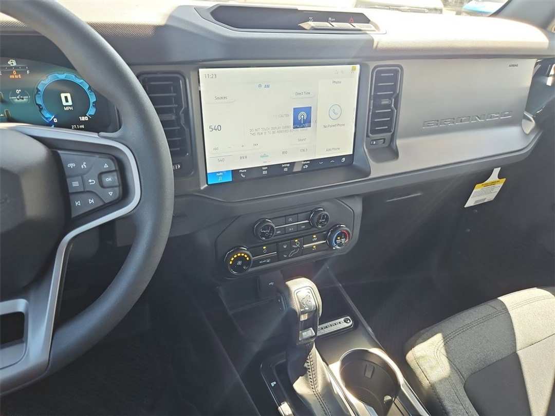 2025 Ford Bronco Base - Image 18