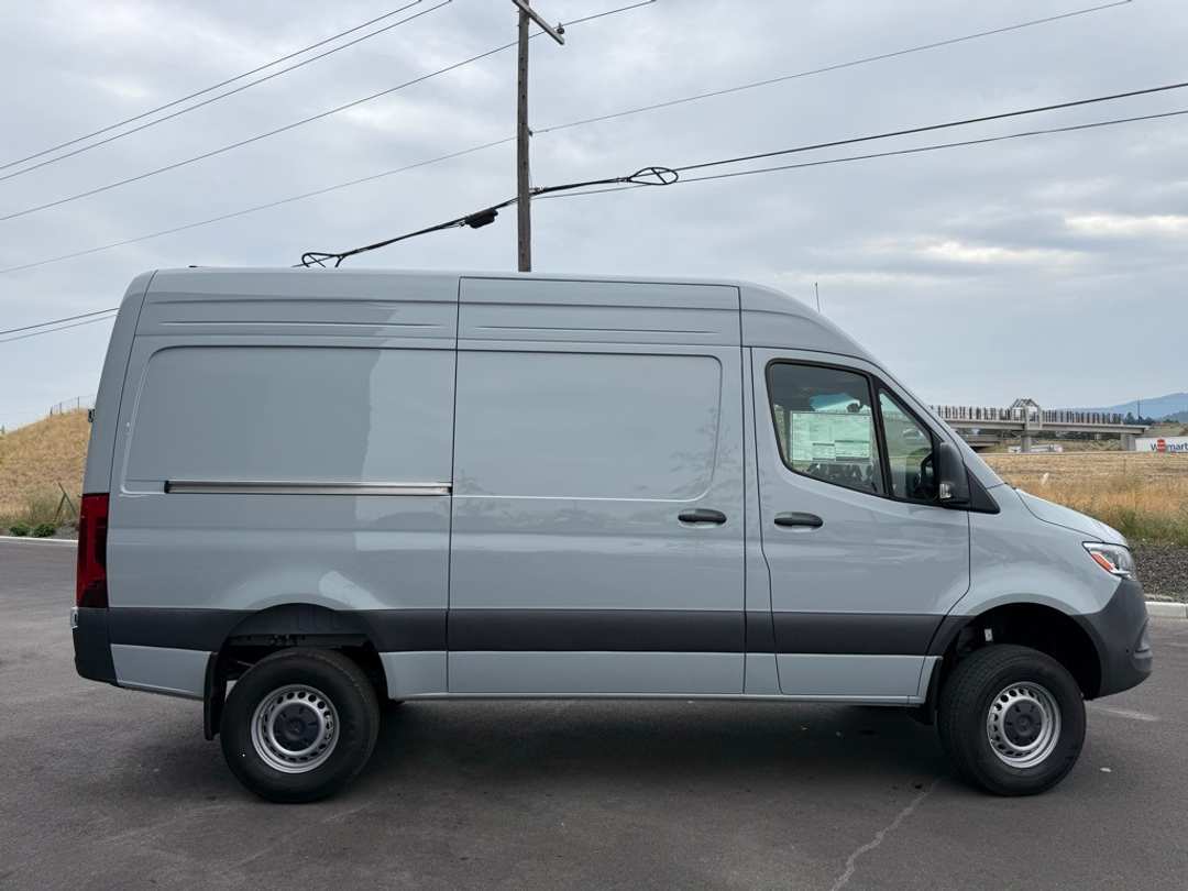 2025 Mercedes-Benz Sprinter 2500 Cargo 144 WB - Image 4