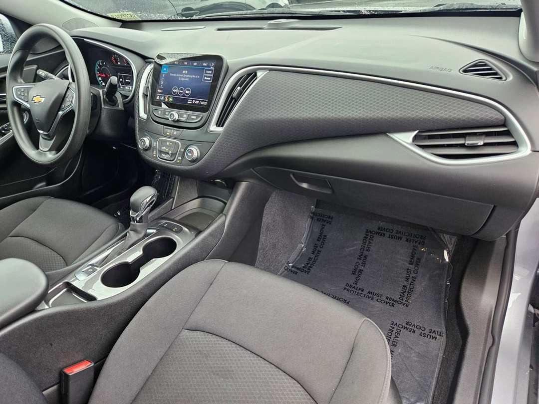 2025 Chevrolet Malibu LS - Image 34