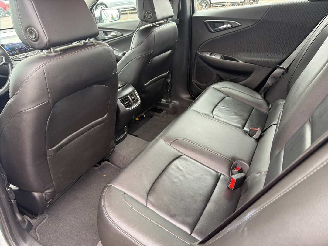 2019 Chevrolet Malibu LT - Image 17