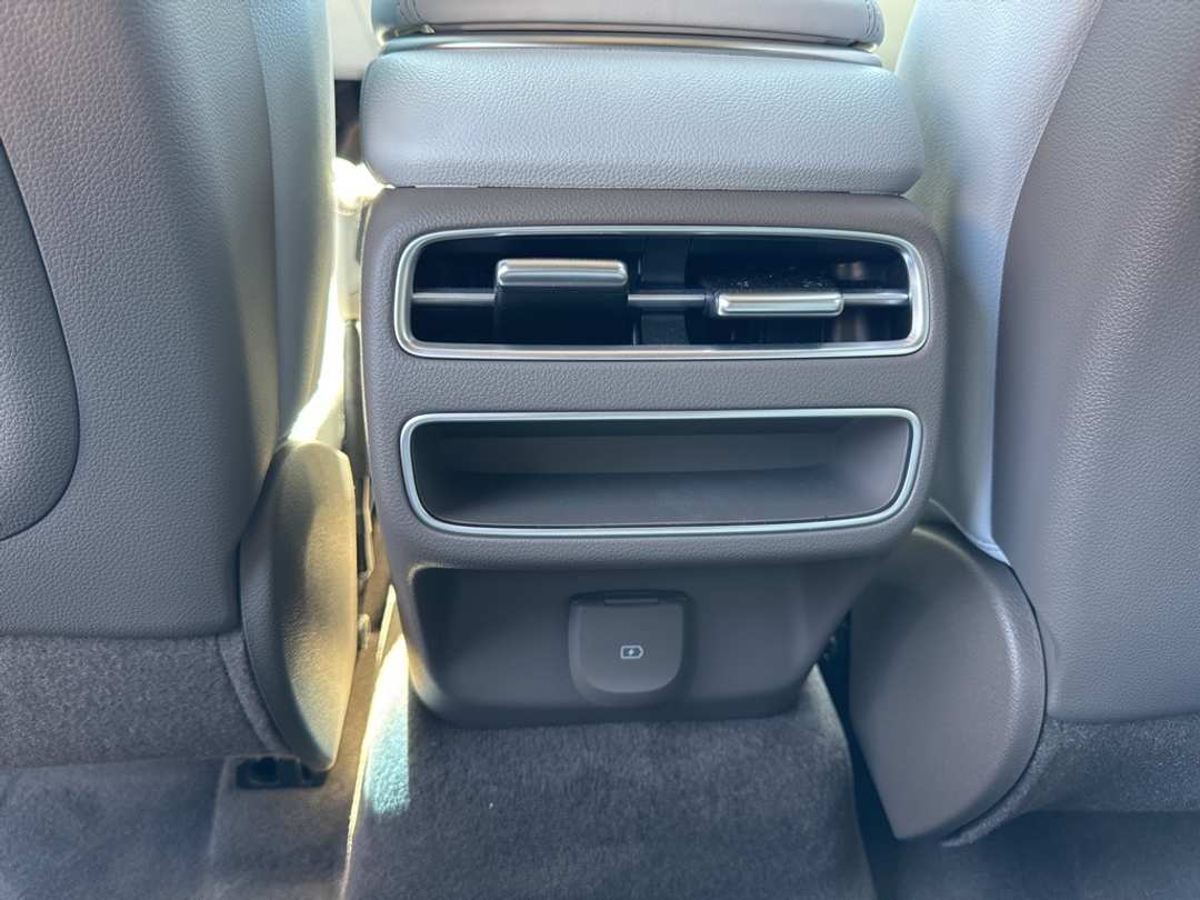 2026 Genesis Electrified Gv70 - Image 43