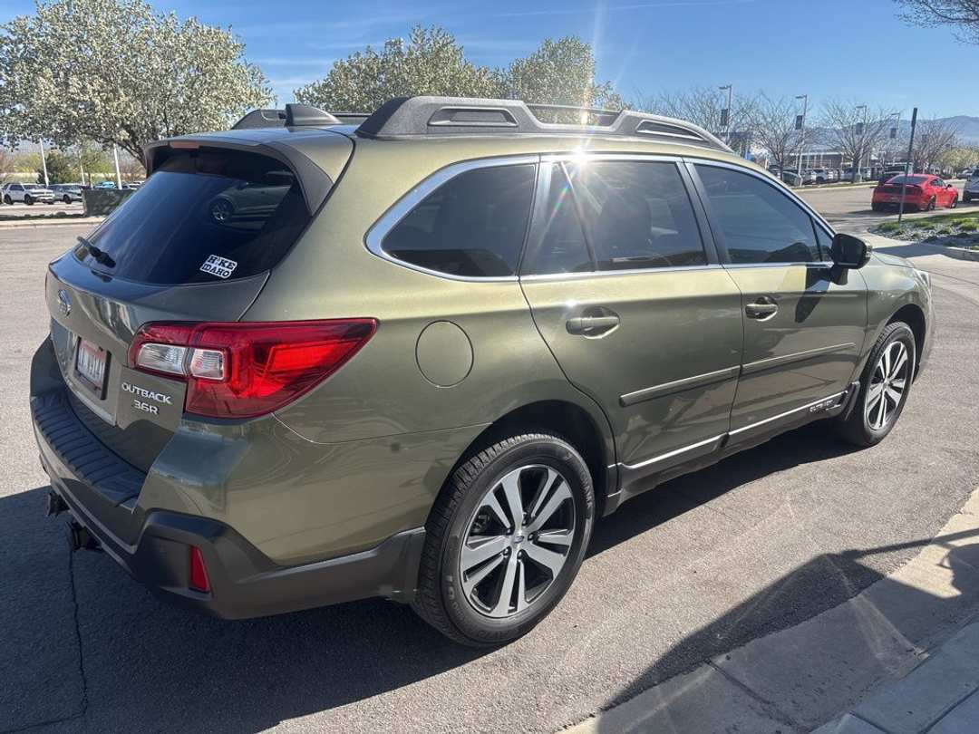 2018 Subaru Outback 3.6R - Image 3