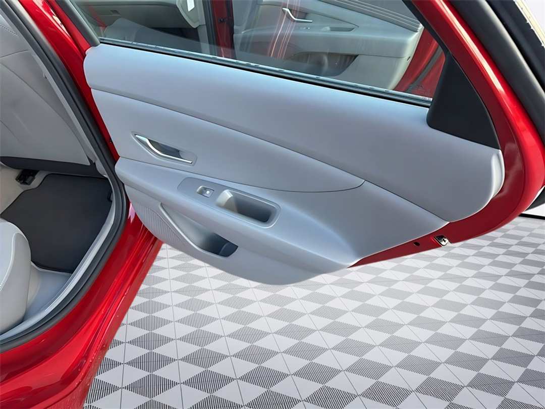 2026 Hyundai Elantra SEL Sport - Image 15