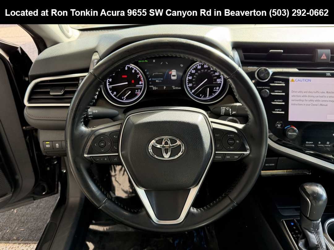 2018 Toyota Camry XLE - Image 18