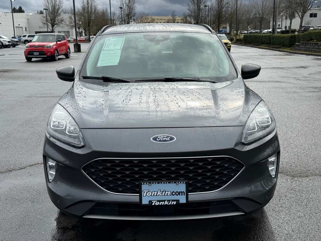 2022 Ford Escape Titanium - Image 3