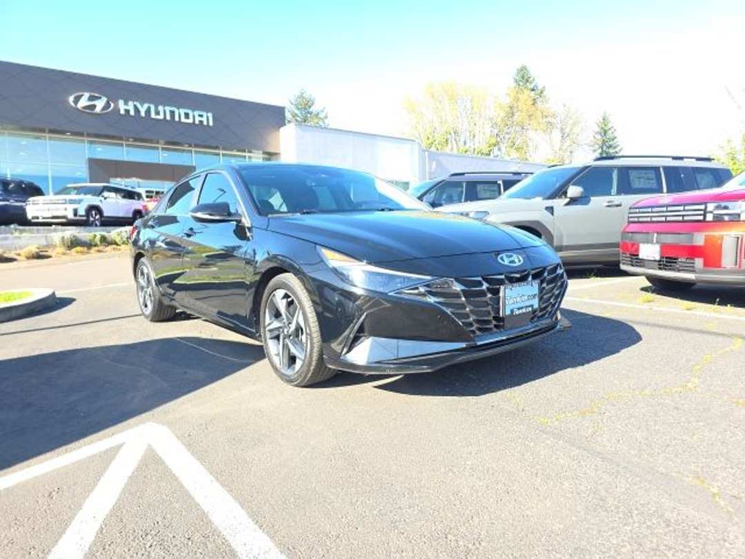 2023 Hyundai Elantra Limited - Image 2