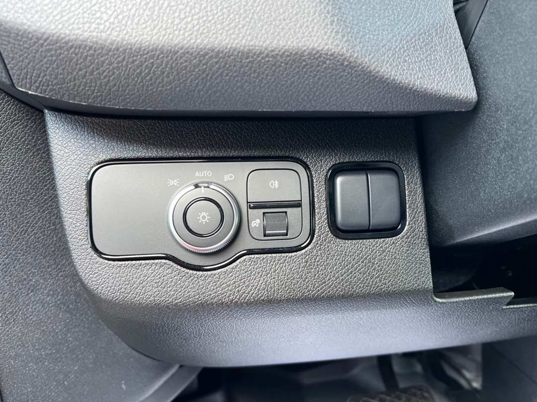 2025 Mercedes-Benz Sprinter 2500 Passenger 170 WB - Image 19