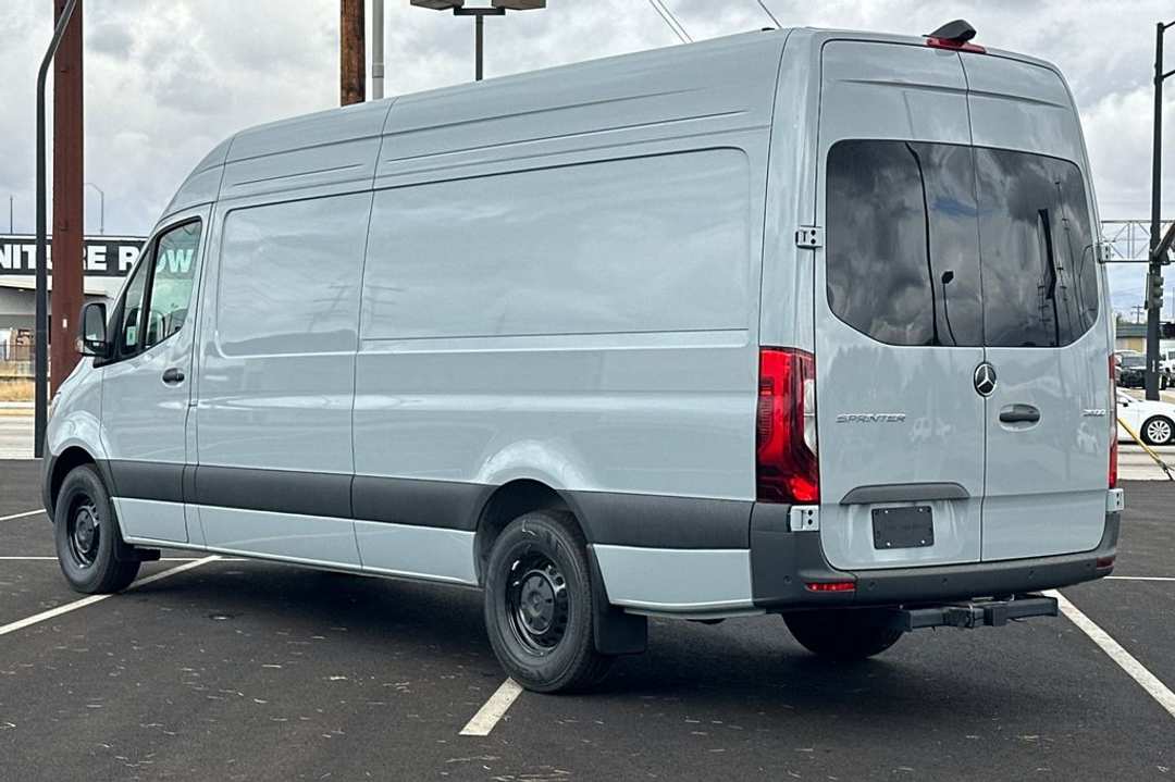 2024 Mercedes-Benz Sprinter 2500 Cargo 170 WB - Image 3