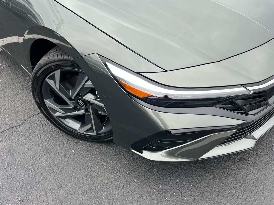 2026 Hyundai Elantra Limited - Image 2