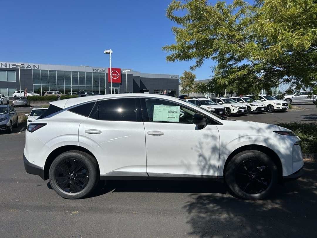 2025 Nissan Murano SV - Image 4