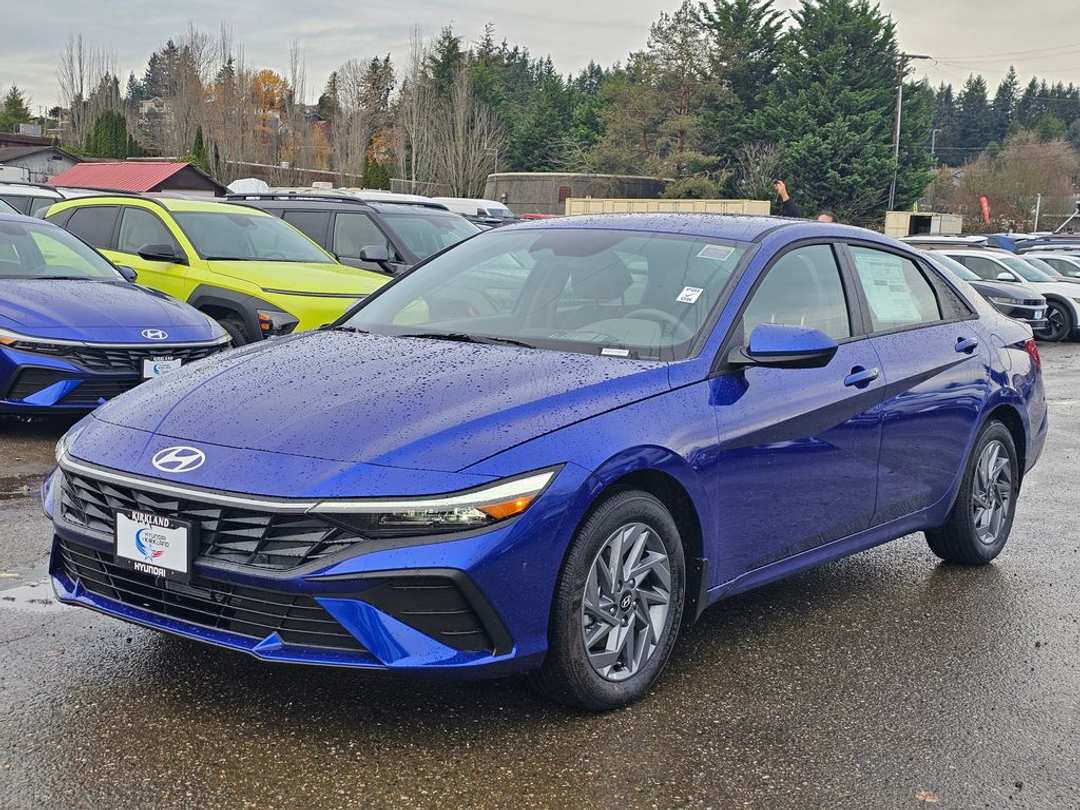 2026 Hyundai Elantra Blue - Image 3