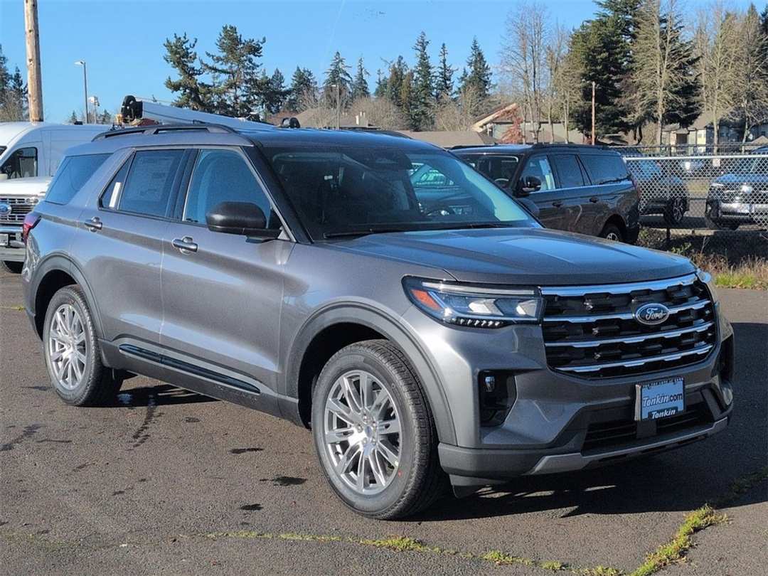2026 Ford Explorer Active - Image 7