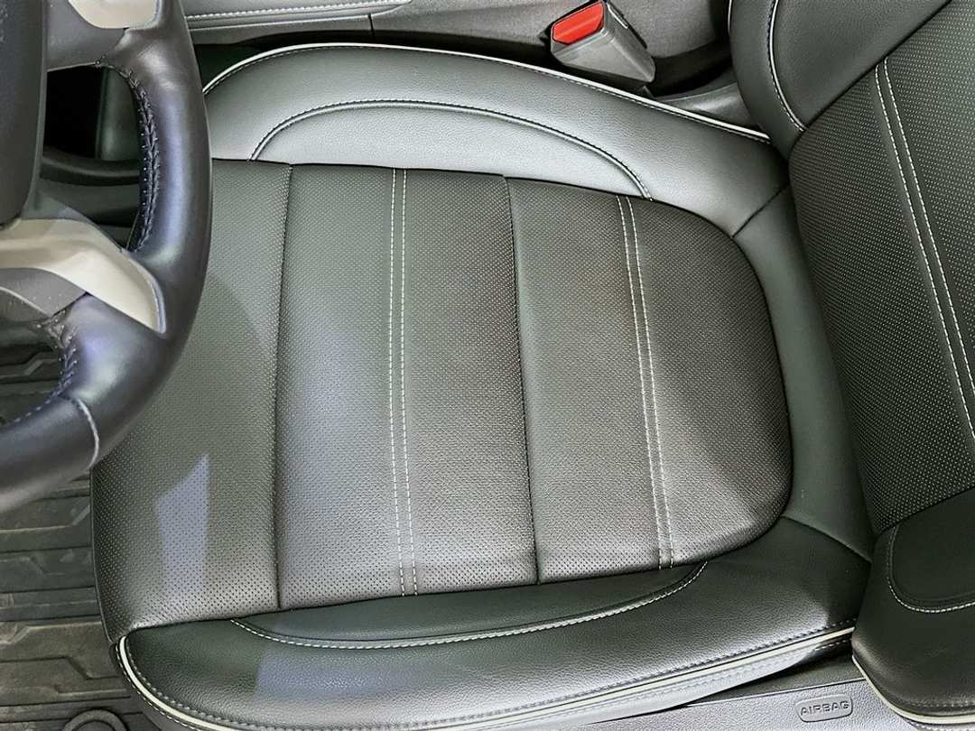 2021 GMC Acadia Denali - Image 21