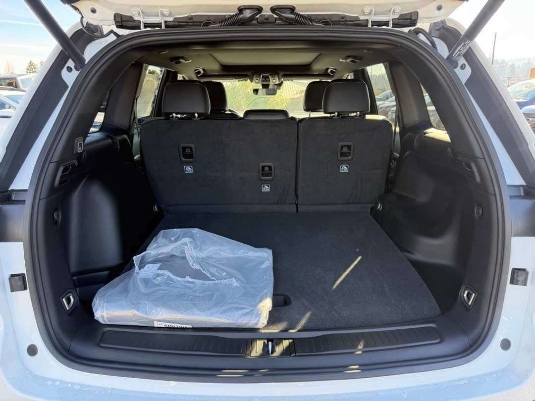 2025 Jeep Grand Cherokee Limited - Image 11