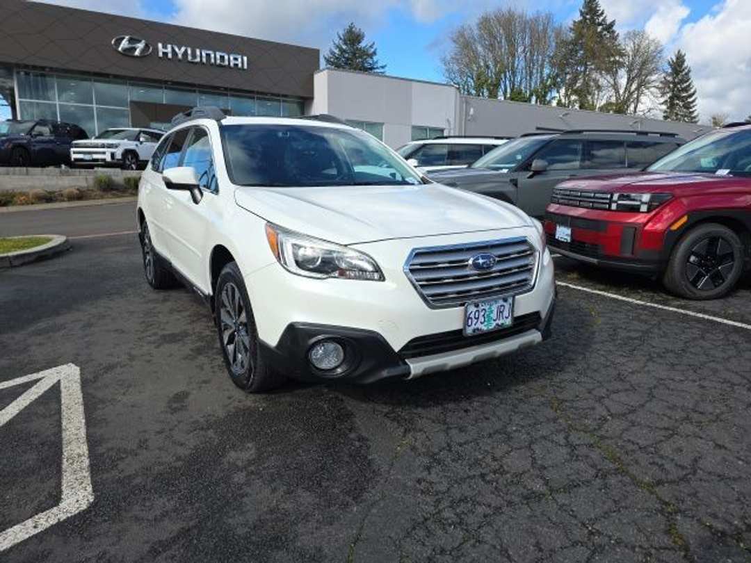 2017 Subaru Outback 3.6R - Image 2