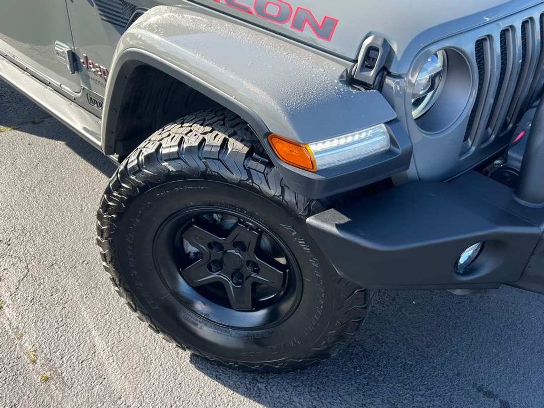 2019 Jeep Wrangler Unlimited Rubicon - Image 2