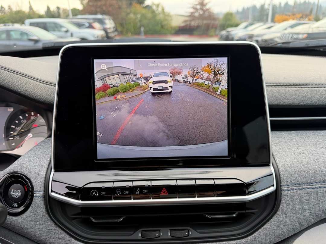 2026 Jeep Compass Latitude - Image 21