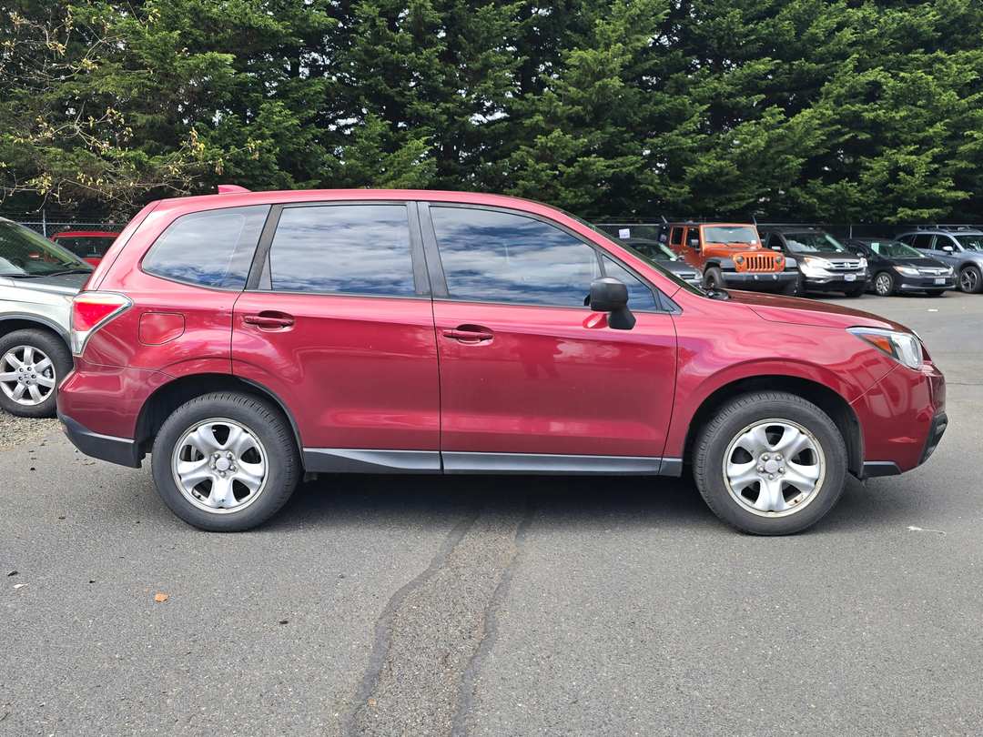 2017 Subaru Forester 2.5i - Image 2