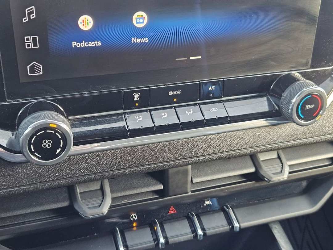 2024 Chevrolet Colorado Work - Image 22