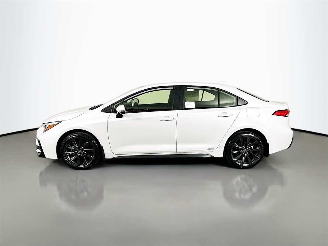 2026 Toyota Corolla SE - Image 4