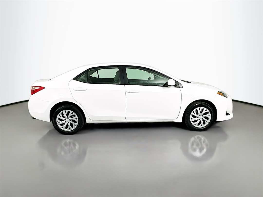 2019 Toyota Corolla LE - Image 8