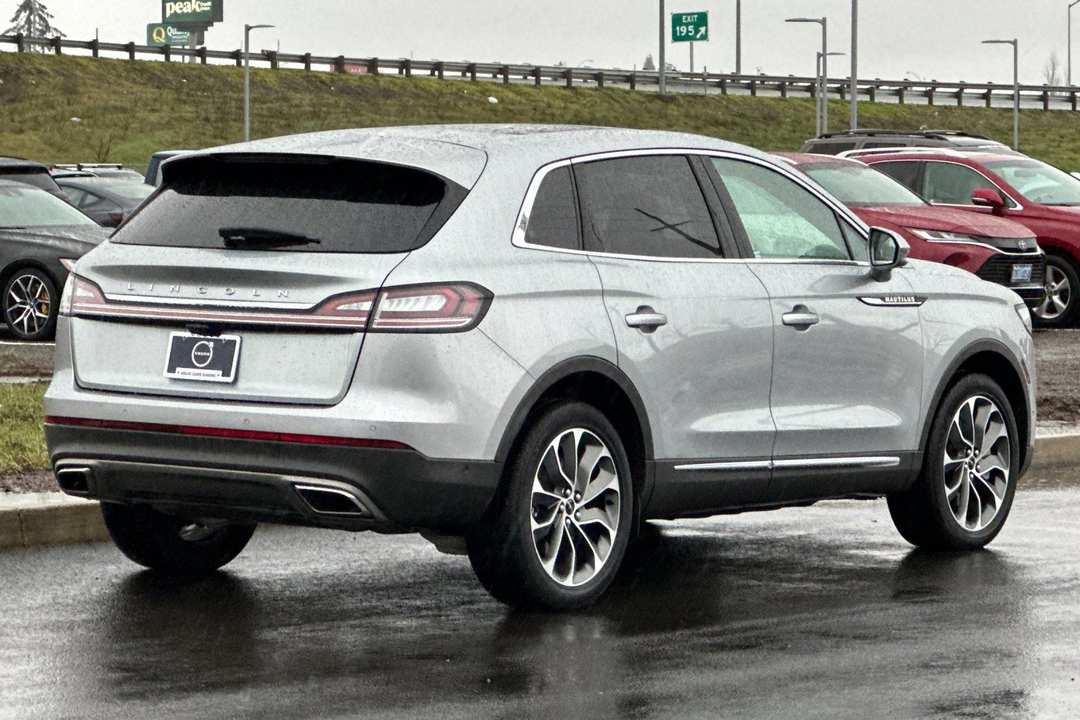 2023 Lincoln Nautilus Reserve - Image 3