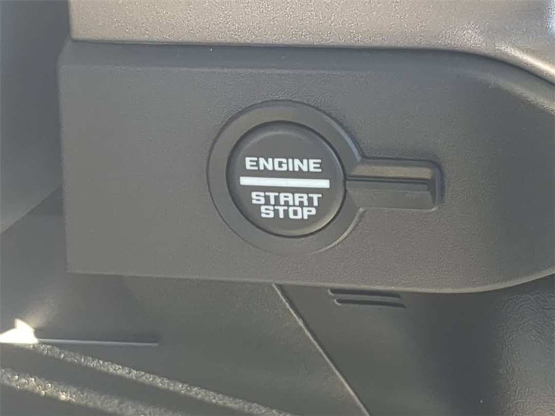 2025 Ford Bronco Outer Banks - Image 15